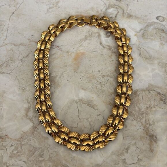 Vintage Monet Heavy Fancy Gold Tone Choker Chunky Necklace 95g - Picture 4 of 8
